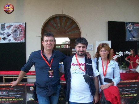 foto_pirotecnica_due_b.jpg