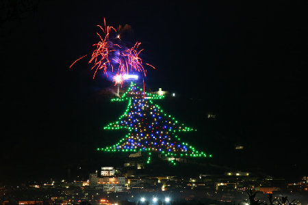 albero_natale_gubbio.jpg